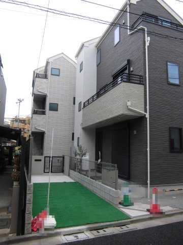 【前面道路含む現地写真】 | 板橋区赤塚新町3丁目新築戸建全3棟。最終1棟。 | 前面道路含む現地写真です
