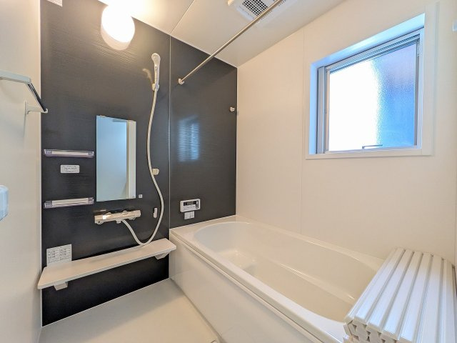 八王子市　長房町　新築一戸建て　４期の浴室|～のびのびくつろげるバスルーム　１日の締めくくりに癒やしのバスタイムを～