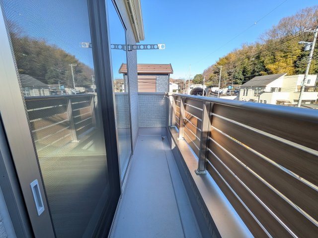 八王子市　長房町　新築一戸建て　４期のバルコニー|～陽当たりの良いバルコニー　洗濯物がよく乾きそうです～