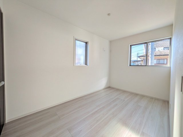 八王子市　長房町　新築一戸建て　４期の洋室|～2階5.0帖の洋室　2面採光で明るく風通しの良いお部屋です～