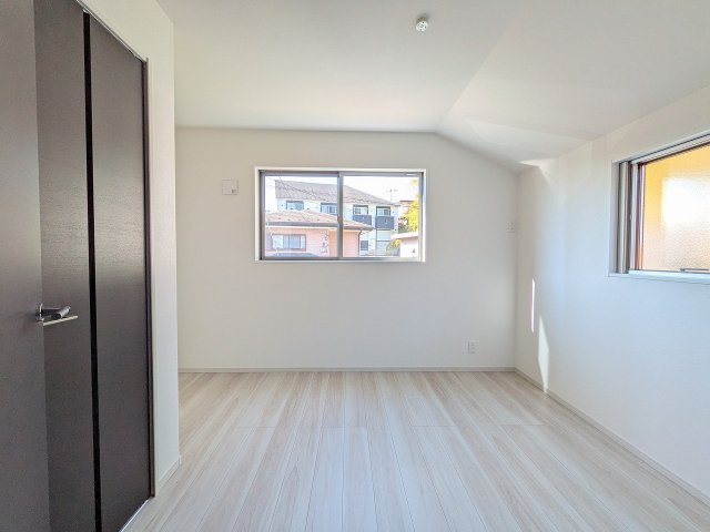八王子市　長房町　新築一戸建て　４期の子供部屋|～2階5.2帖の洋室です～