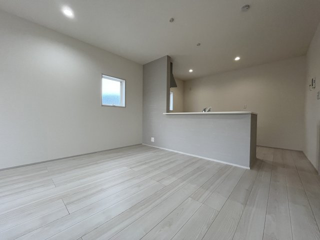 【玄関】 | 深谷市上柴町西第5  LiveleGarden.s　新築戸建　全2棟　2号棟