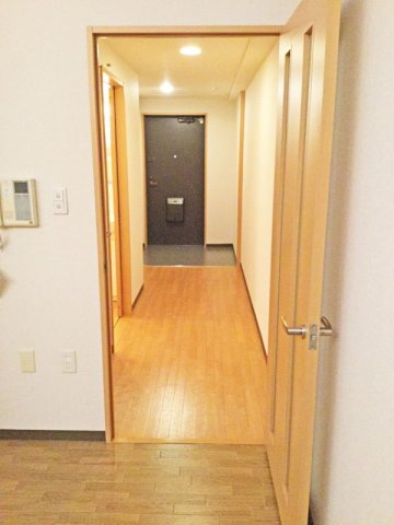 大阪市中央区法円坂１丁目の賃貸マンションの玄関
