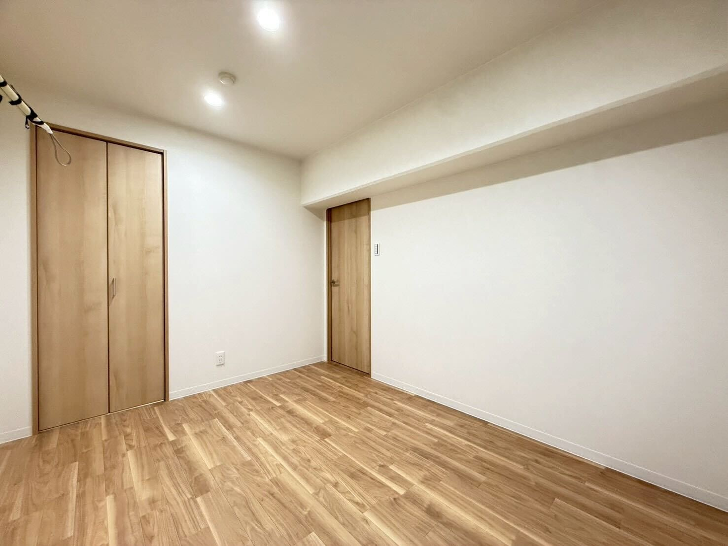 日商岩井朱雀マンション　8階の洋室