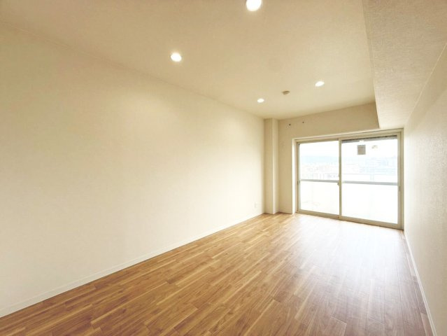 日商岩井朱雀マンション　8階の洋室