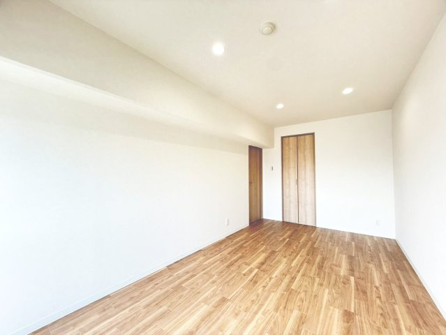 日商岩井朱雀マンション　8階の洋室