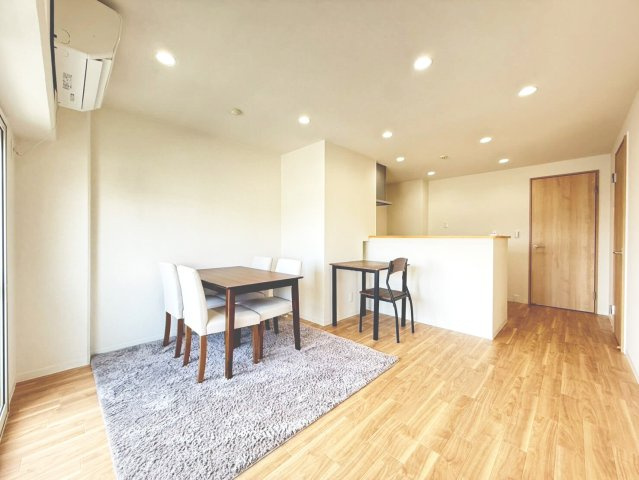 日商岩井朱雀マンション　8階の居間・リビング