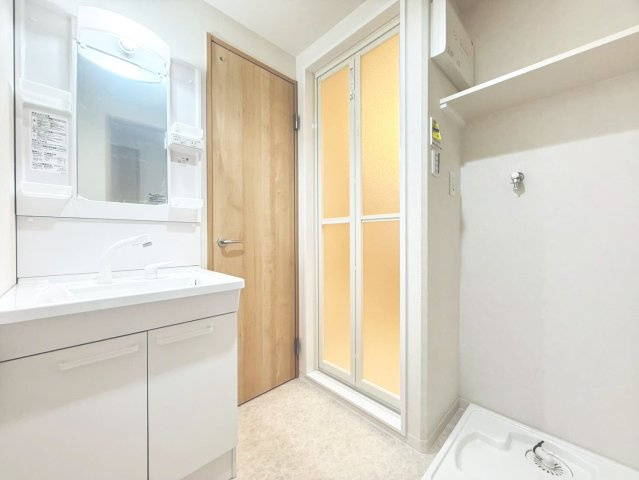 日商岩井朱雀マンション　8階の独立洗面台