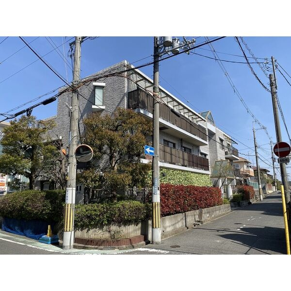ガーデン千里山の外観