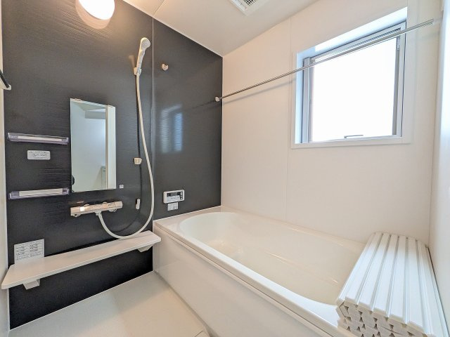 八王子市　長房町　新築一戸建て　４期の浴室|～のびのびくつろげるバスルーム　１日の締めくくりに癒やしのバスタイムを～