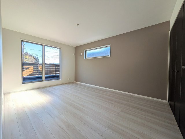 八王子市　長房町　新築一戸建て　４期の寝室|～2階8.7帖の主寝室　ベッドなど大型家具のレイアウトもしやすい広さです～