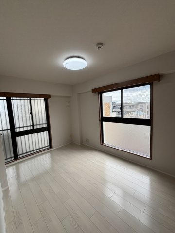 パレシェール苦楽園北夙川通りの洋室|落ち着いた色調の洋室です