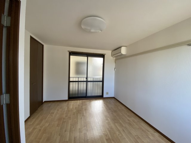 MIハイツの洋室