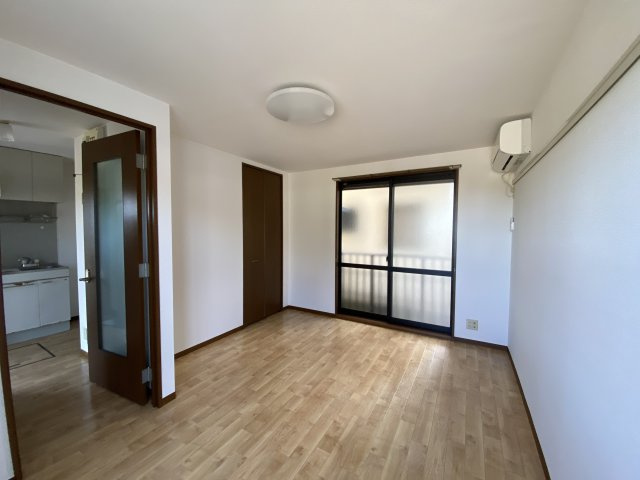 MIハイツの洋室