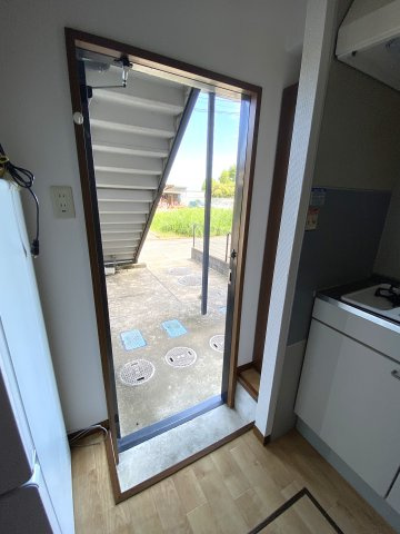 MIハイツの玄関