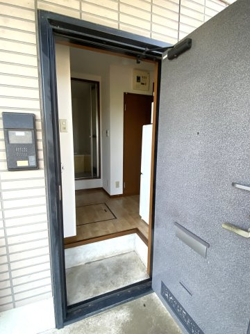 MIハイツの玄関