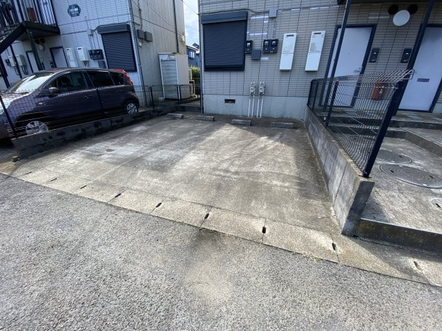 MIハイツの駐車場