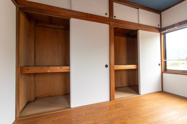 足利市通５丁目の店付住宅の収納