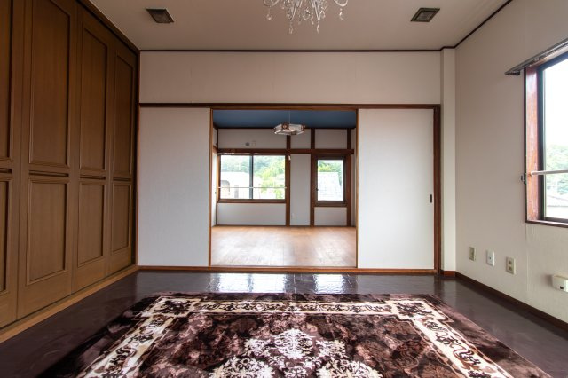 足利市通５丁目の店付住宅の洋室