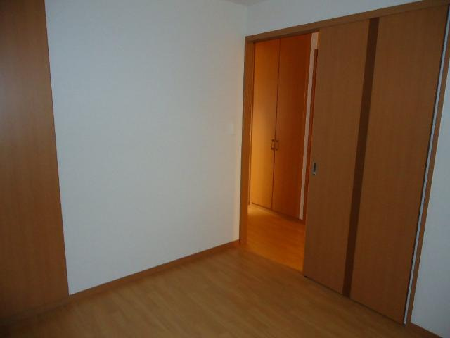 クローバーの内装|北東洋室