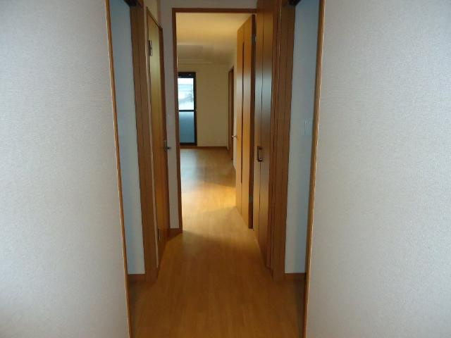 クローバーの内装|廊下