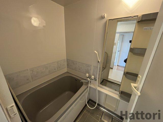 シャンボールメゾン曽根の浴室