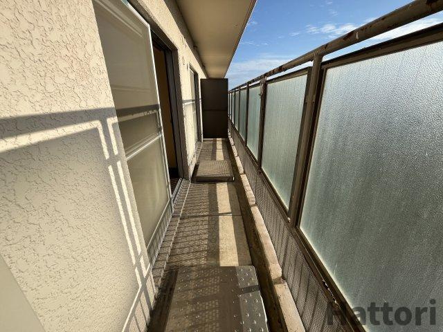 シャンボールメゾン曽根のバルコニー