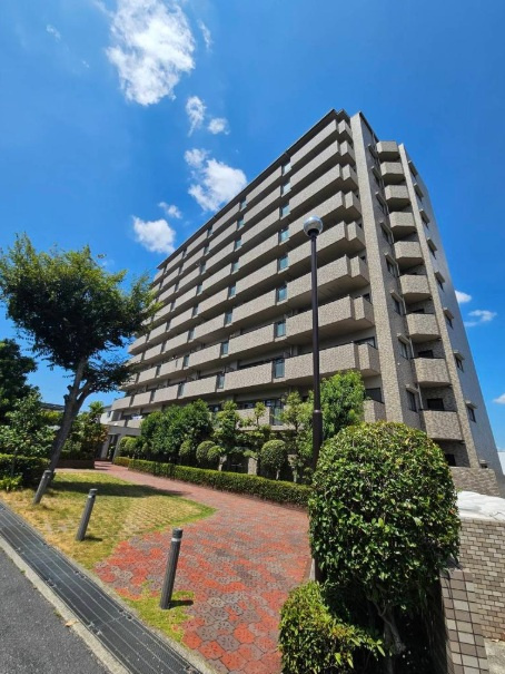 コスモ千代田　角部屋4LDKの外観