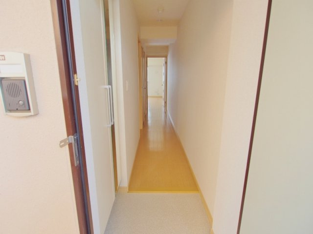 ラフィーネ東野の玄関