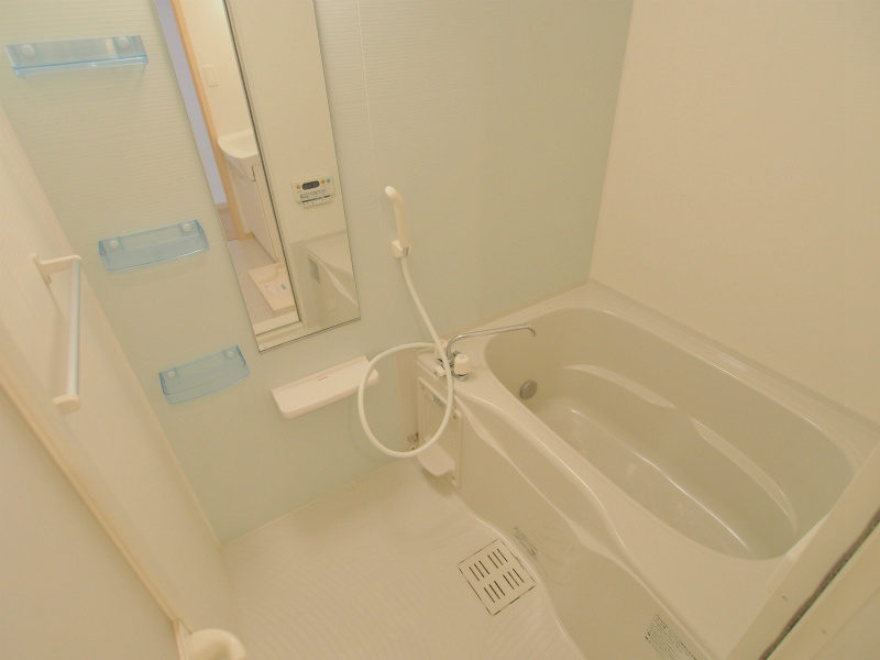 ラフィーネ東野の浴室