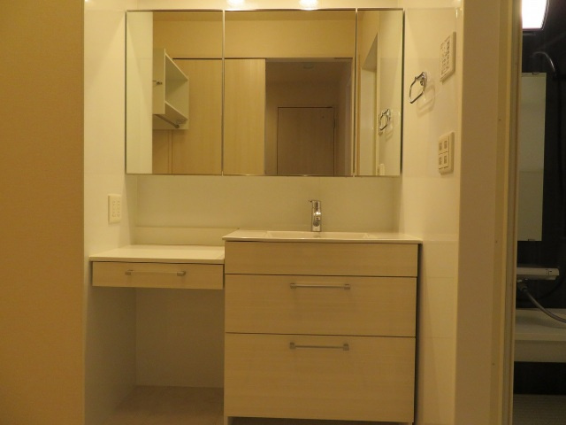 グレイスコートＡ棟・Ｂ棟　Ａ棟の洗面所