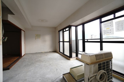 【居間・リビング】 | 【上質リフォーム】グランシャリオ可部中央 | 室内（2025年10月2日15：00頃）撮影