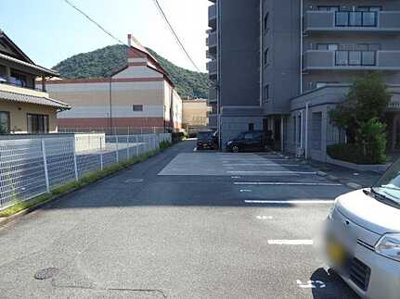 【駐車場】 | 【上質リフォーム】グランシャリオ可部中央 | 室内（2025年10月2日15：00頃）撮影