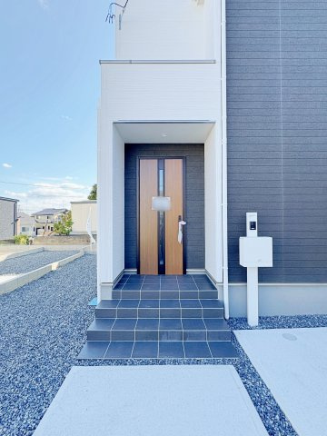 新築戸建・新築建売　安積南長久保1丁目【長期優良住宅】安積三小・安積二中の玄関