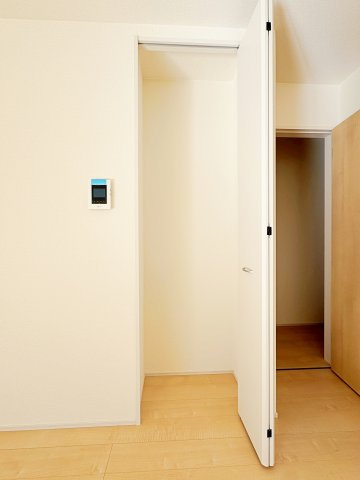 新築戸建・新築建売　安積南長久保1丁目【長期優良住宅】安積三小・安積二中の収納|リビング収納！掃除家電など収納可能！