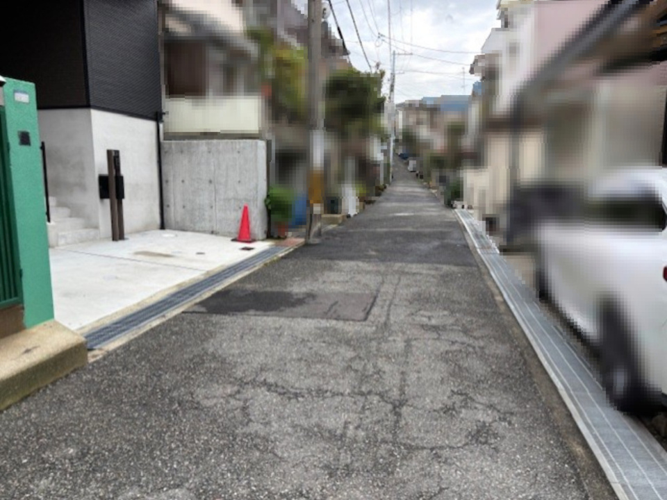 長田区上池田１丁目戸建（築後未入居）の前面道路含む現地写真