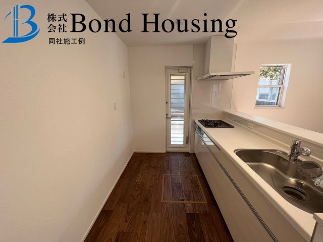 「JR垂水駅徒歩14分」「お車2台駐車可」　霞ヶ丘　全2棟　1号棟のキッチン