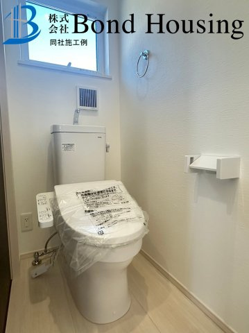 「JR垂水駅徒歩14分」「お車2台駐車可」　霞ヶ丘　全2棟　1号棟のトイレ