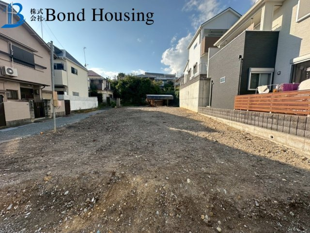 「JR垂水駅徒歩14分」「お車2台駐車可」　霞ヶ丘　全2棟　1号棟の外観