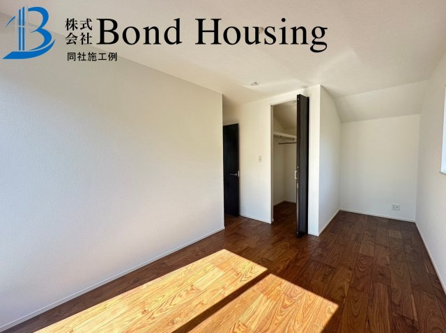 「JR垂水駅徒歩14分」「お車2台駐車可」　霞ヶ丘　全2棟　1号棟の寝室