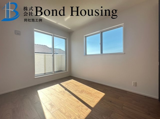 「JR垂水駅徒歩14分」「お車2台駐車可」　霞ヶ丘　全2棟　1号棟の子供部屋