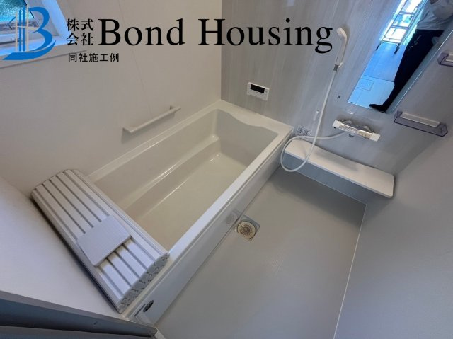 「JR垂水駅徒歩14分」「お車2台駐車可」　霞ヶ丘　全2棟　1号棟の浴室