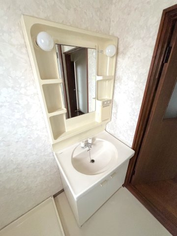 福元屋ビルの独立洗面台