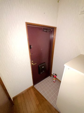 福元屋ビルの玄関