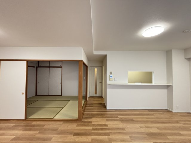 AcityヒルズアリーナⅢ番館の居間・リビング