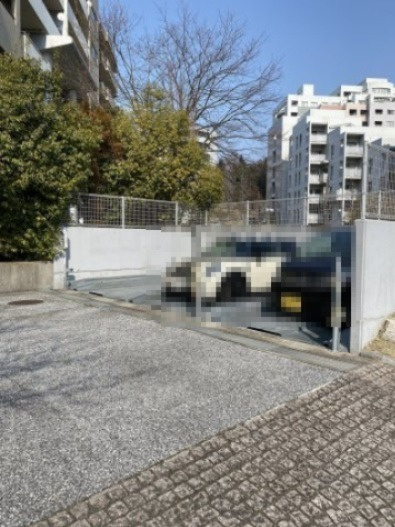 AcityヒルズアリーナⅢ番館の駐車場