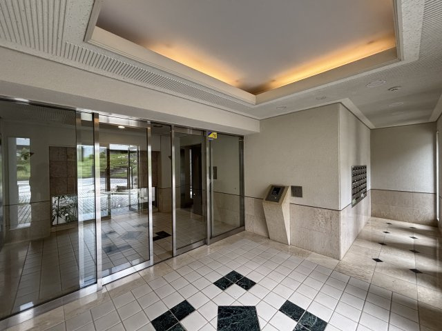 AcityヒルズアリーナⅢ番館のエントランス