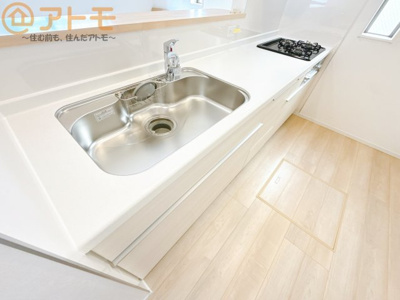 【キッチン】 | 葵区住吉町第1　新築戸建　全1棟 | 対面式のキッチンはリビングを見渡すことができるので安心♪家族の会話も増えそうですね♪