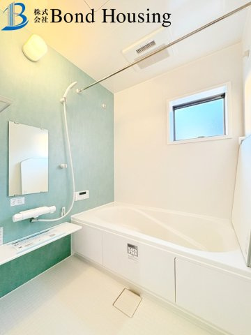 JR朝霧徒歩１３分　長期優良住宅　明石市朝霧町１丁目　新築戸建の浴室