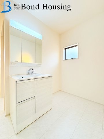 JR朝霧徒歩１３分　長期優良住宅　明石市朝霧町１丁目　新築戸建の独立洗面台